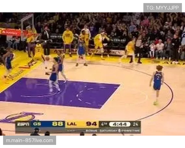 湖人限制对手有效命中率51.8% 范德比尔特外线领防效果显著 湖人限制对手有效命中率51.8% 范德比尔特外线领防效果显著